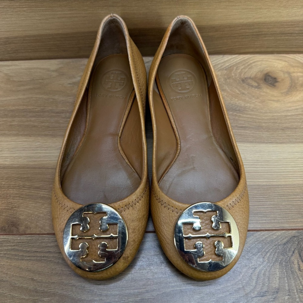 Tory Burch Reva Flats Tan Womens 5 C Pebble Leather Gold Logo